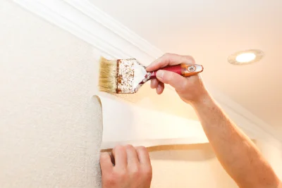 Pose de papier peint à Domqueur — revêtements muraux et toiles de verre